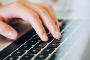 Lire la suite à propos de l’article Comment choisir un assistant AI pour rédiger du contenu &nbsp;?