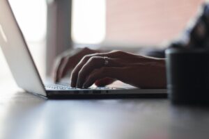 Lire la suite à propos de l’article Transformez votre quotidien avec l&rsquo;intelligence artificielle gratuite